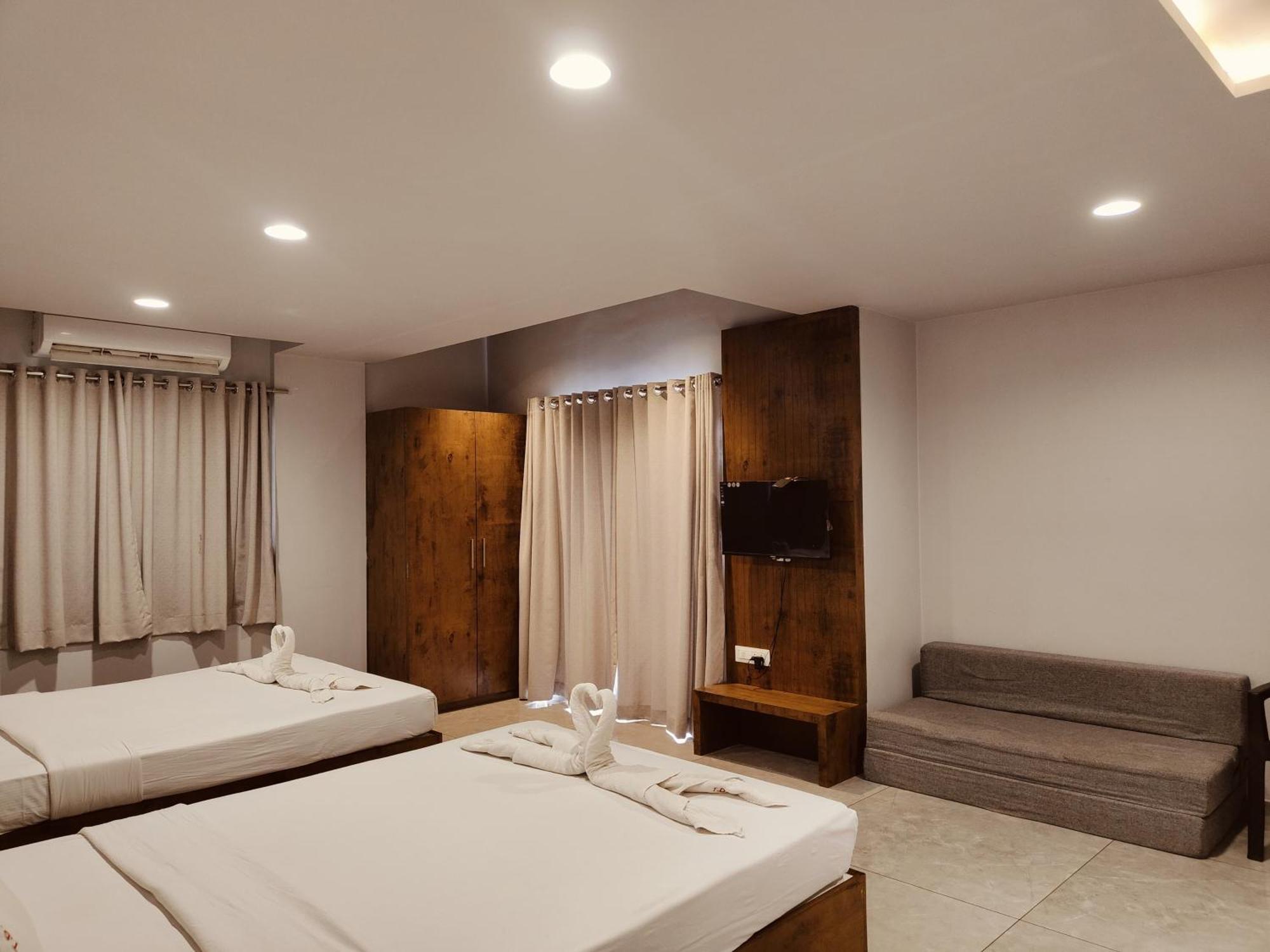Hotel Trushadham Near To Mahalaxmi Temple Колхапур Экстерьер фото